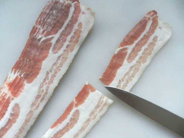 dates wrapped in bacon