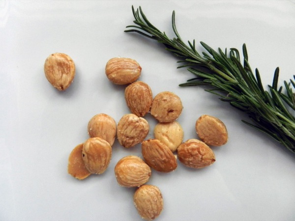 roasted rosemary almonds